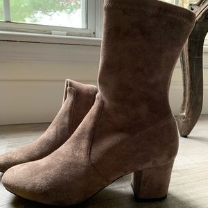 Silent D Stretch boots